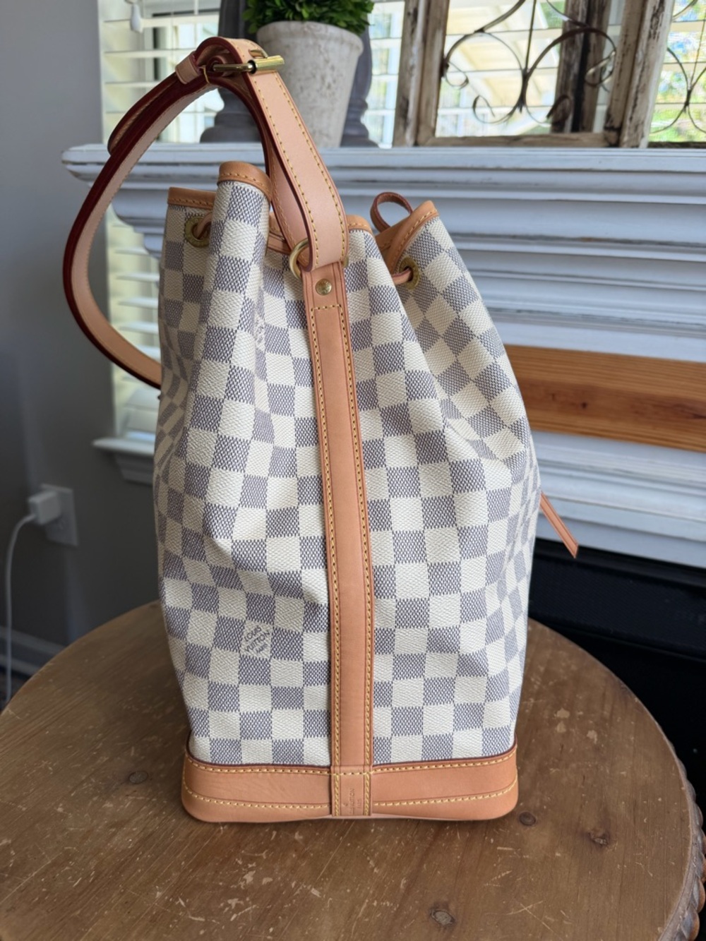 Louis Vuitton Noe GM in Damier Azur Drawstring Bucket Shoulder Bag - Picture 3 of 16